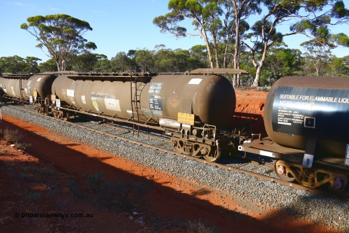 190109 1692
Binduli, empty fuel train 4445, ATPF type fuel tank waggon ATPF 580, built by WAGR Midland Workshops 1976 for Shell as type WJP, 80.66 kL one compartment one dome, capacity of 80,350 litres, it also spent time in SA in 1985. Fitted with type F InterLock couplers. Under Viva Energy ownership.
Keywords: ATPF-type;ATPF580;WAGR-Midland-WS;WJP-type;