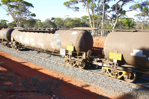 190109 1700
Binduli, empty fuel train 4445, ATPF type fuel tank waggon ATPF 578, originally built by WAGR Midland Workshops in 1974 for Shell as type WJP 80.66 kL one compartment one dome, it also spent time in SA in 1985. Capacity now 80,350 litres, fitted with type F InterLock couplers. Under Viva Energy ownership.
Keywords: ATPF-type;ATPF578;WAGR-Midland-WS;WJP-type;