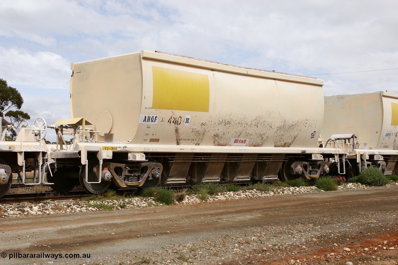 051101 6415
Parkeston, AHQF 31440 seen here in Loongana Limestone service, originally built by Goninan WA for Western Quarries as a batch of twenty coded WHA type in 1995. Purchased by Westrail in 1998.
Keywords: AHQF-type;AHQF31440;Goninan-WA;WHA-type;