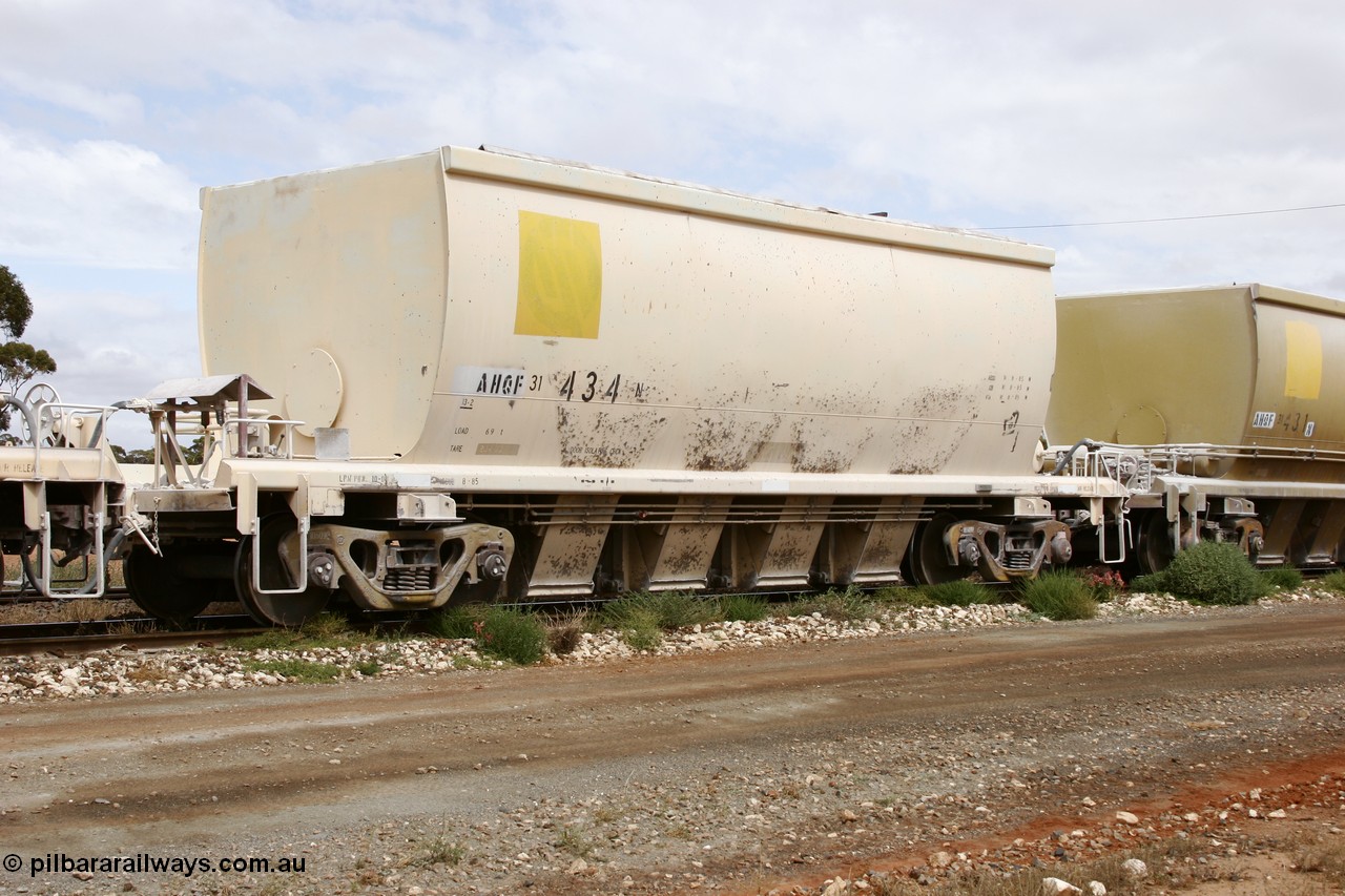 051101 6416
Parkeston, AHQF 31434 seen here in Loongana Limestone service, originally built by Goninan WA for Western Quarries as a batch of twenty coded WHA type in 1995. Purchased by Westrail in 1998.
Keywords: AHQF-type;AHQF31434;Goninan-WA;WHA-type;