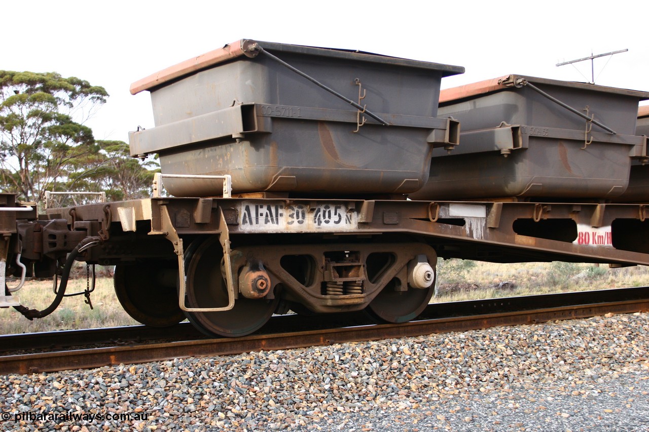 060527 4134
Scotia, AFAF 30405 flat waggon, originally built by Tomlinson Steel WA as WFX type in 1970 from a batch of one hundred and sixty one waggons, recoded to WQCX type in 1980. Seen here carrying six loaded nickel ore kibbles.
Keywords: AFAF-type;AFAF30405;Tomlinson-Steel-WA;WFX-type;WQCX-type;