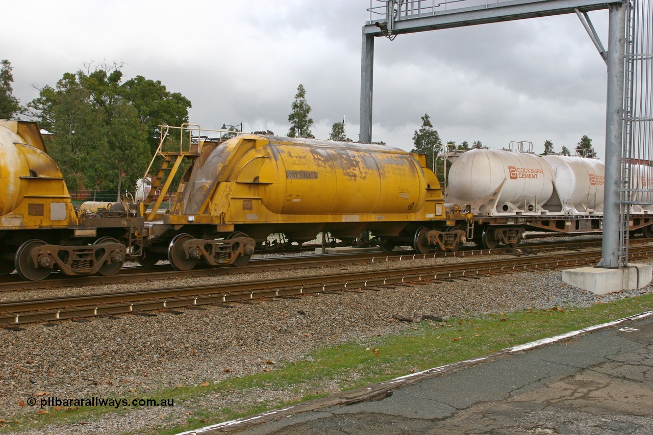070608 0095
Midland, APNY 31164, one of four built by Westrail Midland Workshops in 1978 as WNA type pneumatic discharge nickel concentrate waggon, WAGR built and owned copies of the AE Goodwin built WN waggons for WMC.
Keywords: APNY-type;APNY31164;Westrail-Midland-WS;WNA-type;