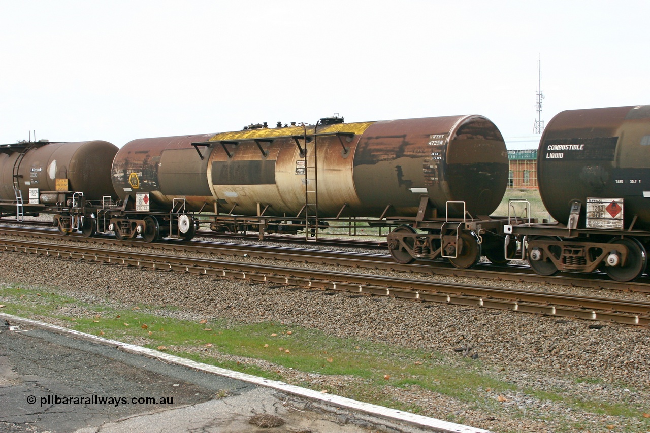 070608 0111
Midland, WTEY 4725 fuel tank waggon, ex NSW and former NTAF in service carting petrol for BP Oil, former AMPOL tank, coded WTEY when arrived in WA.
Keywords: WTEY-type;WTEY4725;NTAF-type;