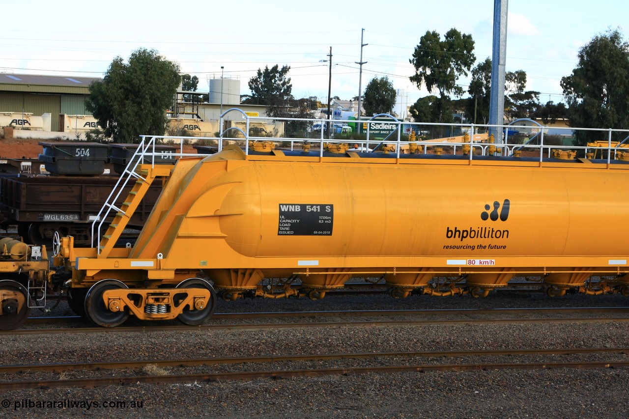 100601 8436
West Kalgoorlie, WNB 541, pneumatic discharge nickel concentrate waggon, leader of six units built by Bluebird Rail Services SA in 2010 for BHP Billiton.
Keywords: WNB-type;WNB541;Bluebird-Rail-Operations-SA;