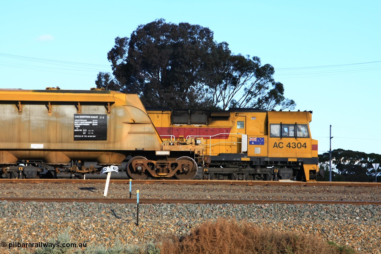 100601 8495
West Kalgoorlie, WN 516, pneumatic discharge nickel concentrate waggon, one of thirty units built by AE Goodwin NSW as WN type in 1970 for WMC.
Keywords: WN-type;WN516;AE-Goodwin;