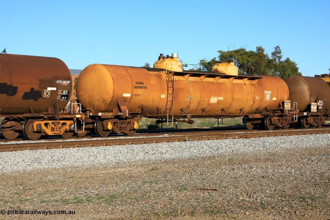 100609 10003
Midland, ATTY 30675 fuel tank waggon, last one of five built by AE Goodwin NSW in 1970/71 as WST type, recoded to WSTY and then ATTY. 78600 litre capacity.
Keywords: ATTY-type;ATTY30675;AE-Goodwin;WST-type;WSTY-type;