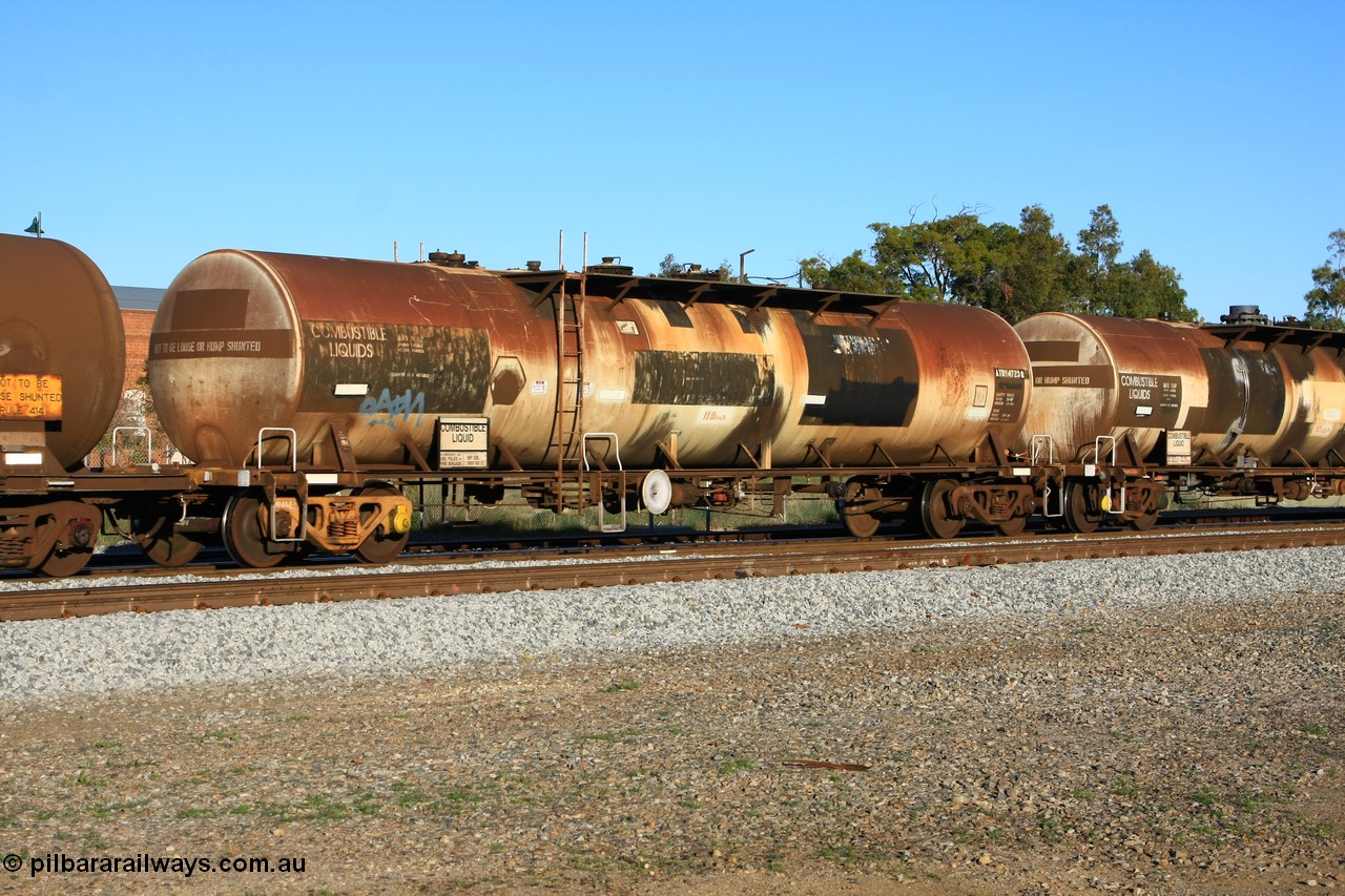 100609 10010
Midland, ATDY 4723 diesel fuel tank waggon, former NTAF in service for BP Oil, former AMPOL tank, coded WTDY when arrived in WA.
Keywords: ATDY-type;ATDY4723;NTAF-type;WTDY-type;