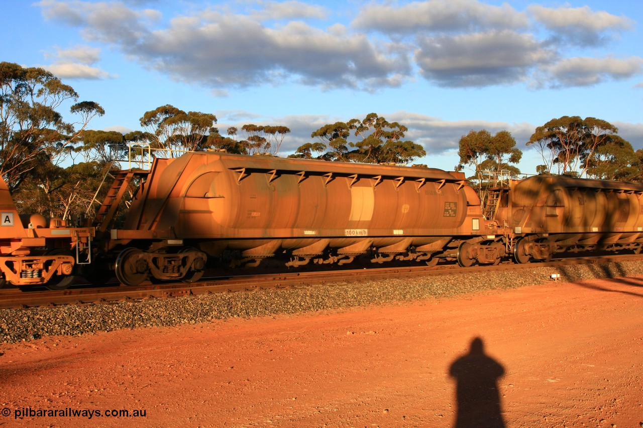 100731 3204
Binduli, WN 529, pneumatic discharge nickel concentrate waggon, one of thirty built by AE Goodwin NSW as WN type in 1970 for WMC.
Keywords: WN-type;WN529;AE-Goodwin;