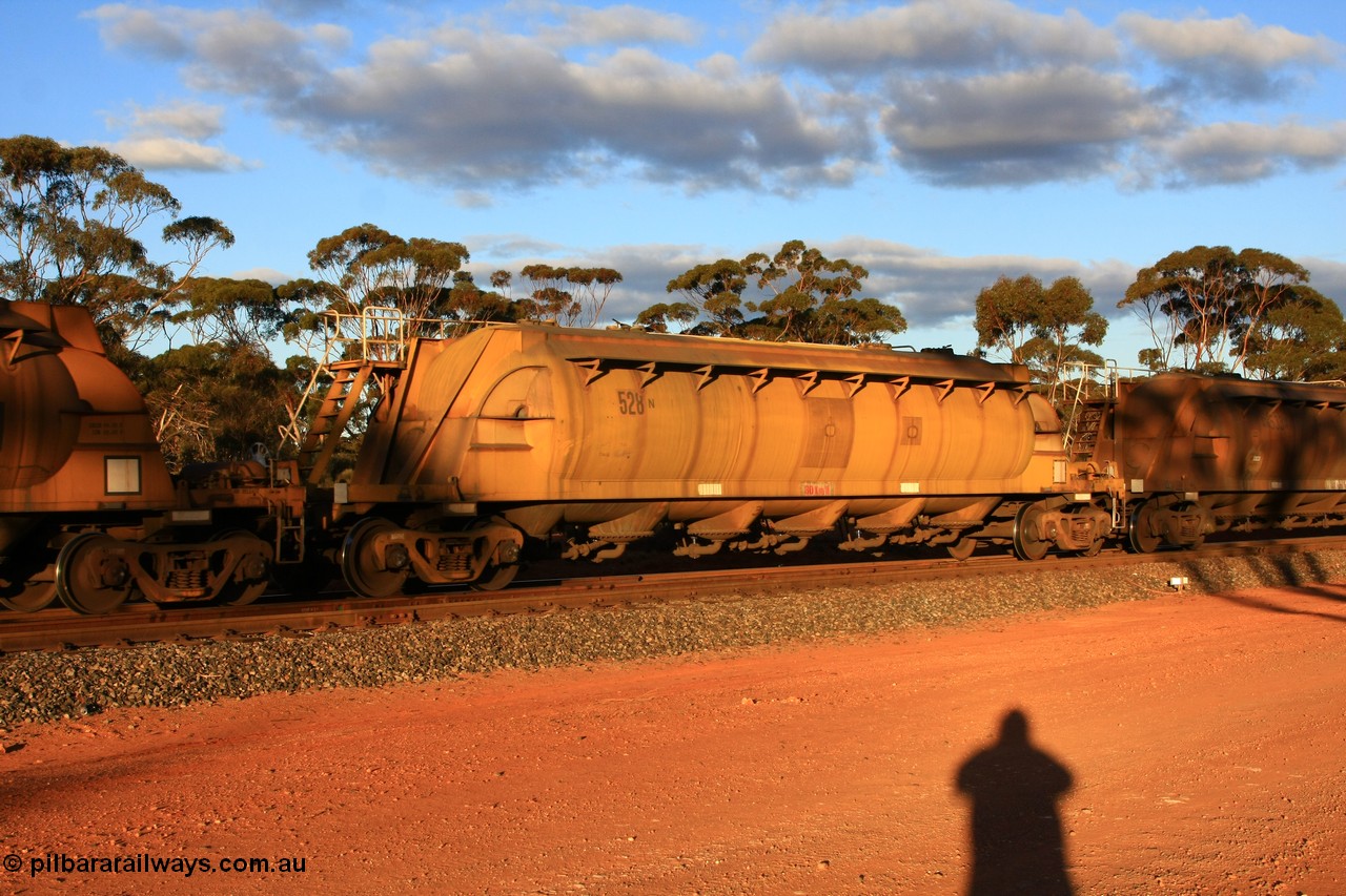100731 3205
Binduli, WN 528, pneumatic discharge nickel concentrate waggon, one of thirty built by AE Goodwin NSW as WN type in 1970 for WMC.
Keywords: WN-type;WN528;AE-Goodwin;