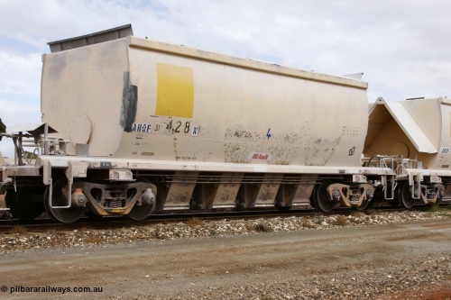 051101 6424
Parkeston, AHQF 31428 seen here in Loongana Limestone service, originally built by Goninan WA for Western Quarries as a batch of twenty coded WHA type in 1995. Purchased by Westrail in 1998.
Keywords: AHQF-type;AHQF31428;Goninan-WA;WHA-type;