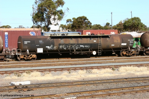 060528 4509 WTEY7310T
West Kalgoorlie, WTEY 7310 fuel tanker, originally an NTAF type tanker, in BP service.
Keywords: WTEY-type;WTEY7310;NTAF-type;