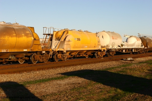 060603 5235
Midland, APNY 31166, one of four built by Westrail Midland Workshops in 1978 as WNA type pneumatic discharge nickel concentrate waggon, WAGR built and owned copies of the AE Goodwin built WN waggons for WMC.
Keywords: APNY-type;APNY31166;Westrail-Midland-WS;WNA-type;