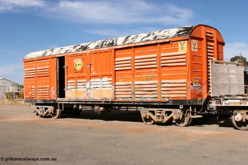 070527 9170
Parkeston, ALGY 40 built by South Australian Railways Islington Workshops in 1968 as a batch of fifty six LX type louvre vans, recoded to ALGX. Here it was in use on Loongana Limestone traffic.
Keywords: ALGY-type;ALGY40;SAR-Islington-WS;LX-type;ALGX-type;