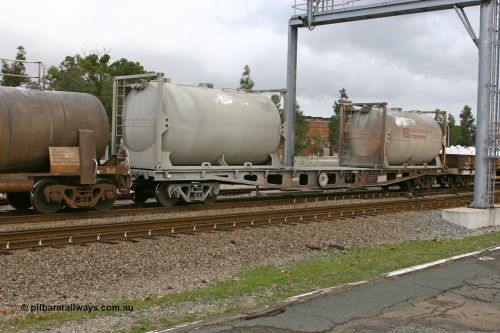 070608 0087
Midland, AQCY container flat waggon with two 20' Cockburn Cement tanktainers.
Keywords: AQCY-type;