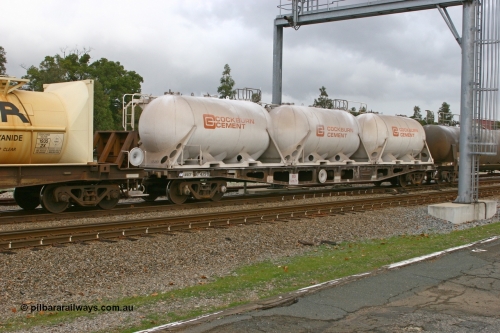 070608 0100
Midland, AQCY 30435 container waggon originally one of one hundred and sixty one built by Tomlinson Steel in 1970 as WFX type, to WQCX in 1980, loaded here with three Jamieson built pressurised tanktainers for Cockburn Cement traffic.
Keywords: AQCY-type;AQCY30435;Tomlinson-Steel-WA;WFX-type;WQCX-type;