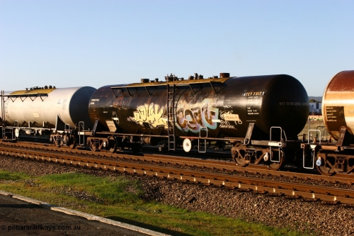 070609 0192
Midland, ATEY 7317 diesel fuel tank waggon in service for BP Oil, former NSW AMPOL NTAF tank, coded WTEY when arrived in WA.
Keywords: ATEY-type;ATEY7317;NTAF-type;WTEY-type;