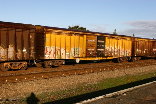 070609 0204
Midland, ABAY 30871 covered goods waggon originally built by Mechanical Handling Ltd SA as part of a third batch of one hundred and thirty five WVX type covered vans, recoded to WBAX in 1980.
Keywords: ABAY-type;ABAY30871;Mechanical-Handling-Ltd-SA;WVX-type;WBAX-type;
