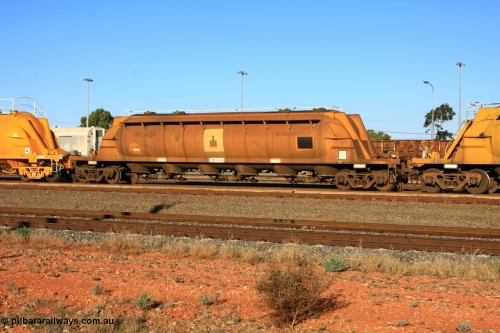 100601 8472
West Kalgoorlie, WN 540, pneumatic discharge nickel concentrate waggon, final of a further ten units built by WAGR Midland Workshops as WN type in 1975 for WMC.
Keywords: WN-type;WN540;WAGR-Midland-WS;