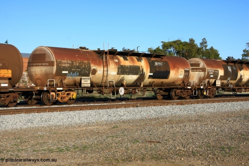 100609 10010
Midland, ATDY 4723 diesel fuel tank waggon, former NTAF in service for BP Oil, former AMPOL tank, coded WTDY when arrived in WA.
Keywords: ATDY-type;ATDY4723;NTAF-type;WTDY-type;