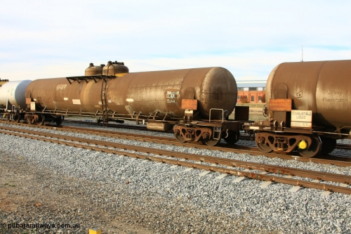 100611 0382
Midland, ATGY 512 fuel tank waggon built by Tulloch Ltd NSW for BP Oil with 511 as WJG types, 96,000 litres one compartment two domes.
Keywords: ATGY-type;ATGY512;Tulloch-Ltd-NSW;WJG-type;