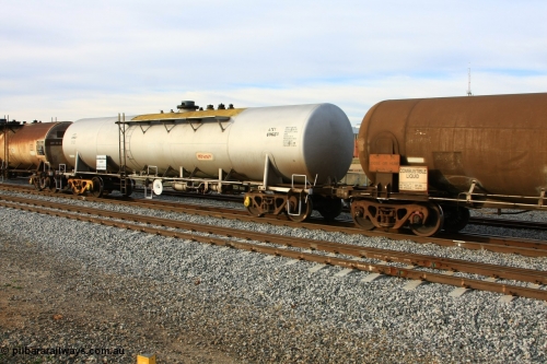 100611 0383
Midland, ATEY 4068 diesel fuel tank waggon, former NTAF in service for BP Oil, former AMPOL tank.
Keywords: ATEY-type;ATEY4068;NTAF-type;WTEY-type;