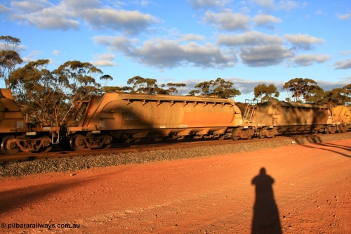 100731 3196
Binduli, WN 517, pneumatic discharge nickel concentrate waggon, one of thirty built by AE Goodwin NSW as WN type in 1970 for WMC.
Keywords: WN-type;WN517;AE-Goodwin;