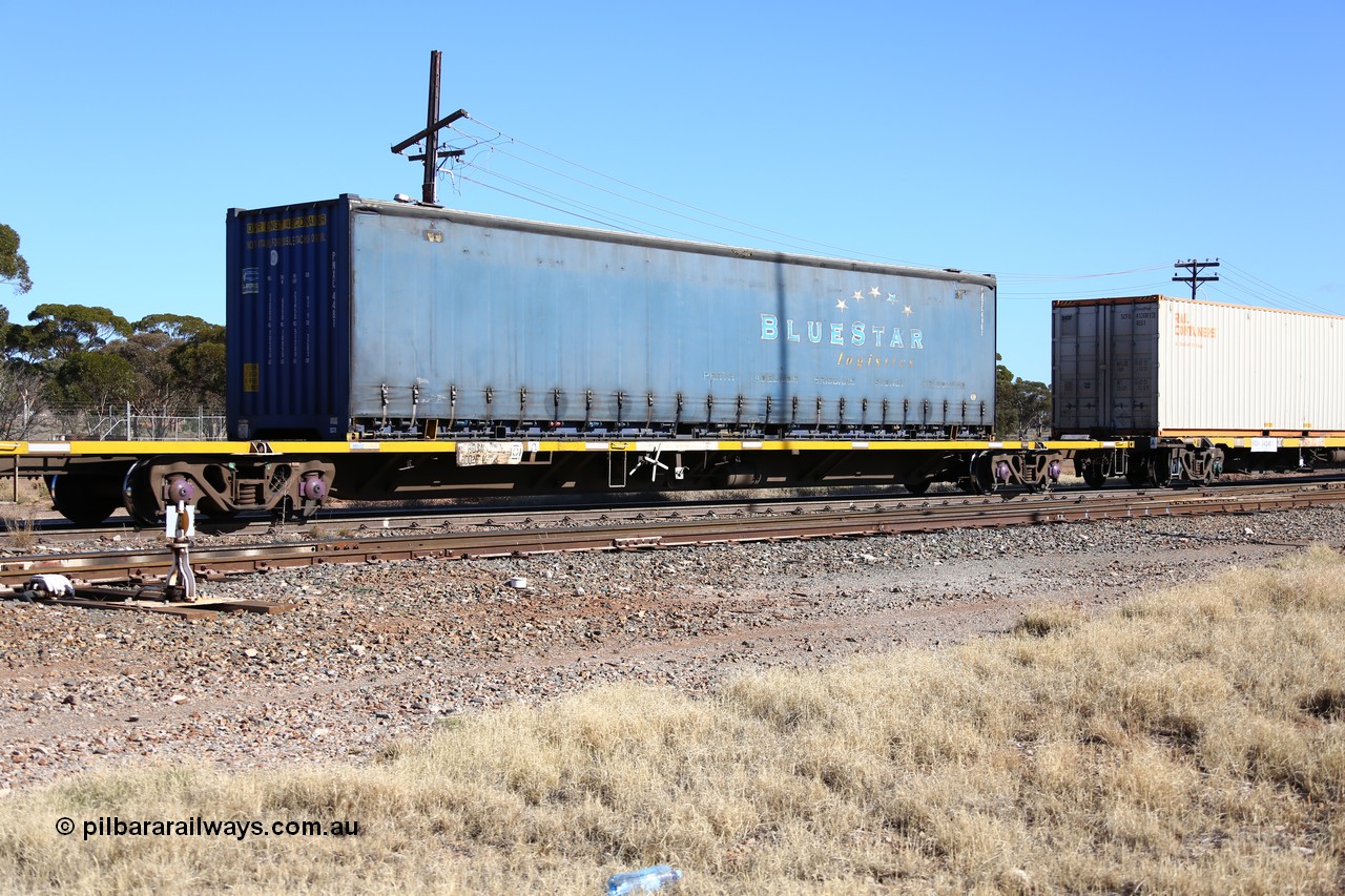 160522 2156
Parkeston, 6MP4 intermodal train, RQJW 60026 container waggon, one of fifty built by EPT NSW as NQJW type in 1984-85, with a Blue Star Logistics 48' container PNXC 4481.
Keywords: RQJW-type;RQJW60026;EPT-NSW;NQJW-type;