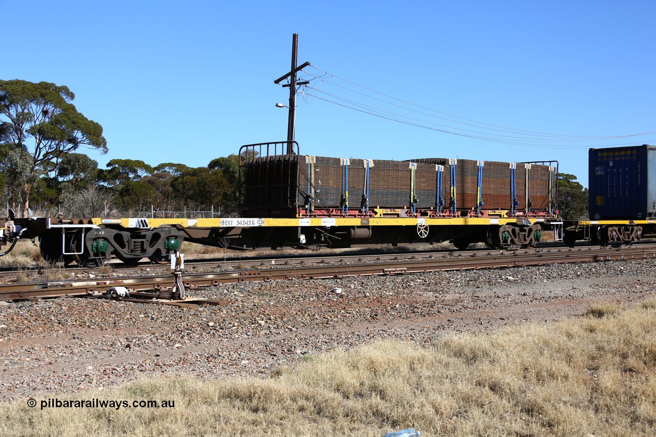 160522 2157
Parkeston, 6MP4 intermodal train, RQSY 34343 container waggon with a KT 176 flatrack loaded with reo mesh.
Keywords: RQSY-type;RQSY34343;Goninan-NSW;OCY-type;