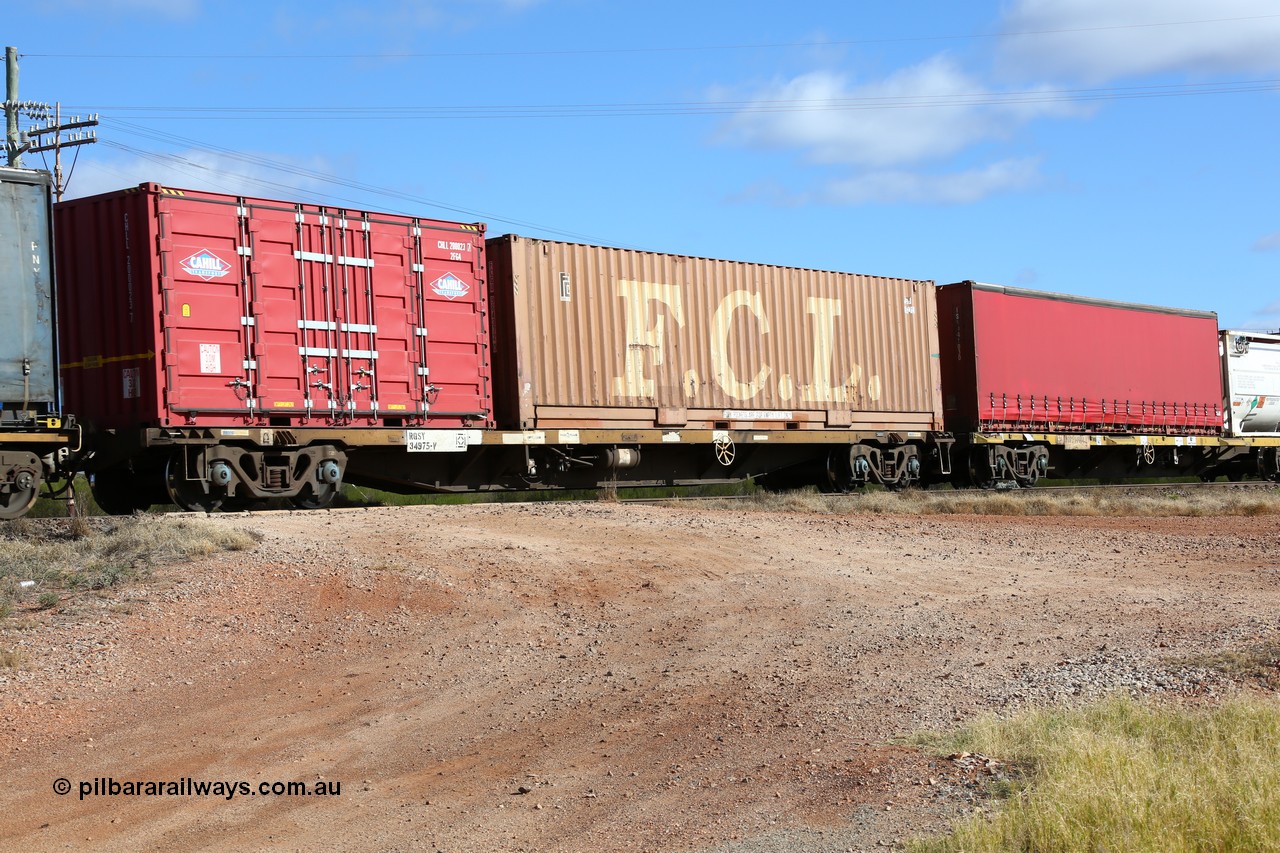 160522 2360
Parkeston, 7MP7 priority service train, RQSY 34975 container waggon with a 40' FCL box FCGU 964372 and a 20' Cahill Transport side door CHLL 200023.
Keywords: RQSY-type;RQSY34975;Goninan-NSW;OCY-type;NQOY-type;