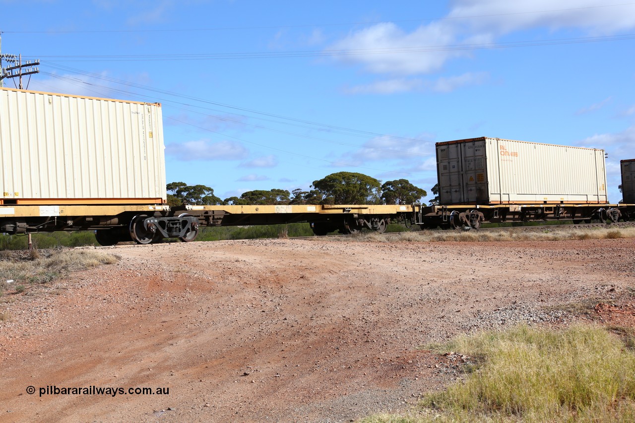 160522 2394
Parkeston, 7MP7 priority service train, RQEY 1962 2-pack container waggon, originally built by Comeng Qld as one of forty LEX type louvre waggons in 1966-67, to ALEX, converted to AQEY, empty deck.
Keywords: RQEY-type;RQEY1962;Comeng-Qld;LEX-type;ALEX-type;AQEY-type;