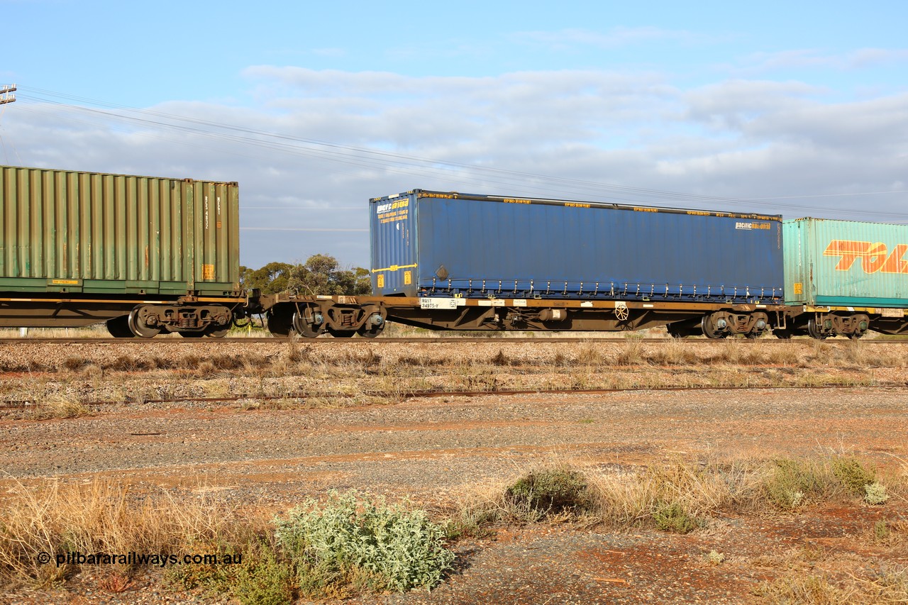 160525 4458
Parkeston, 3PM7 priority service train, RQSY 34975 container waggon, one of a hundred built by Goninan NSW in 1975 as OCY type, recoded to NQOY, with 48' Pacific National curtainsider PNXC 5615.
Keywords: RQSY-type;RQSY34975;Goninan-NSW;OCY-type;NQOY-type;