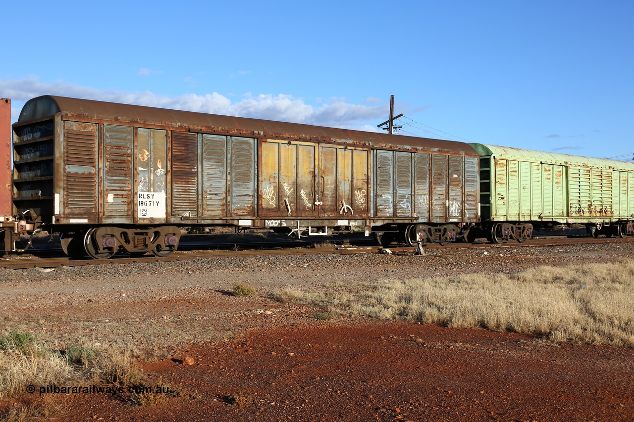 160528 8319
Parkeston, priority service 6PS7, RLSY 18671 louvre van, one of a one hundred and fifty batch order from Comeng NSW as KLY type built in 1975-76, recoded to NLKY, then NLUY and RLUY.
Keywords: RLSY-type;RLSY18671;Comeng-NSW;KLY-type;NLKY-type;NLUY-type;RLUY-type;