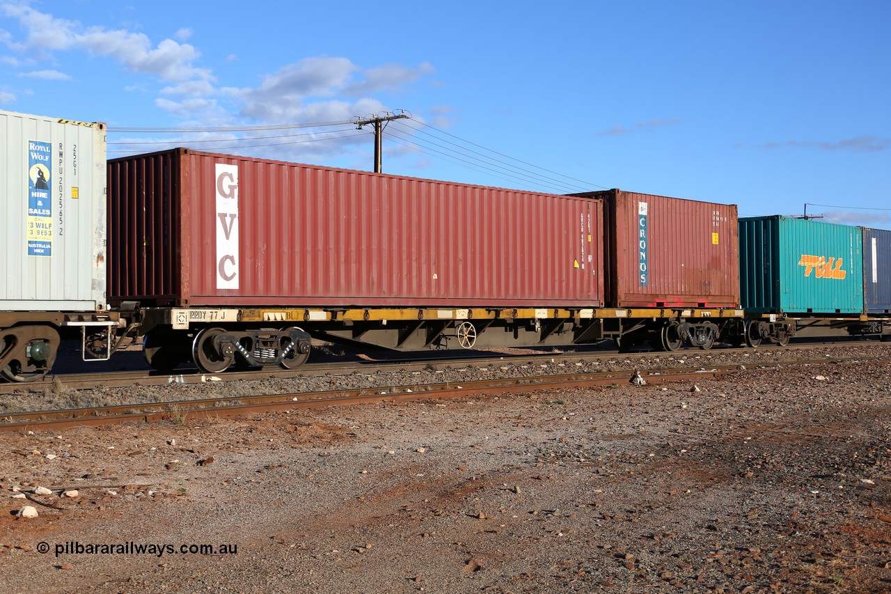 160528 8337
Parkeston, 5SP5 intermodal train, RRDY type 60' container waggon RRDY 77 appears to be a former SAR FQX / AQCX type waggon. Loaded with a GVC 42G1 type box GVCU 402624 and an old Cronos 2EG1 type box.
Keywords: RRDY-type;RRDY77;SAR-Islington-WS;FQX-type;