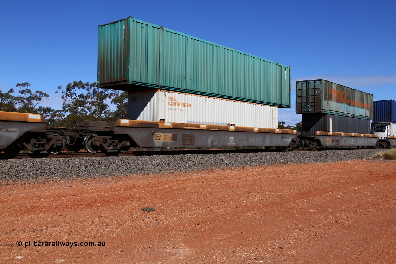 160528 8434
Binduli, intermodal train 6PM6, RQZY 7064 platform 2 of five unit bar coupled well container waggon set built in a batch of thirty two by Goninan NSW in 1995/96, loaded with Rail Containers 40' 4EG1 type container SCFU 412304 [7] double stacked with a 53' car container AB 059.
Keywords: RQZY-type;RQZY7064;Goninan-NSW;
