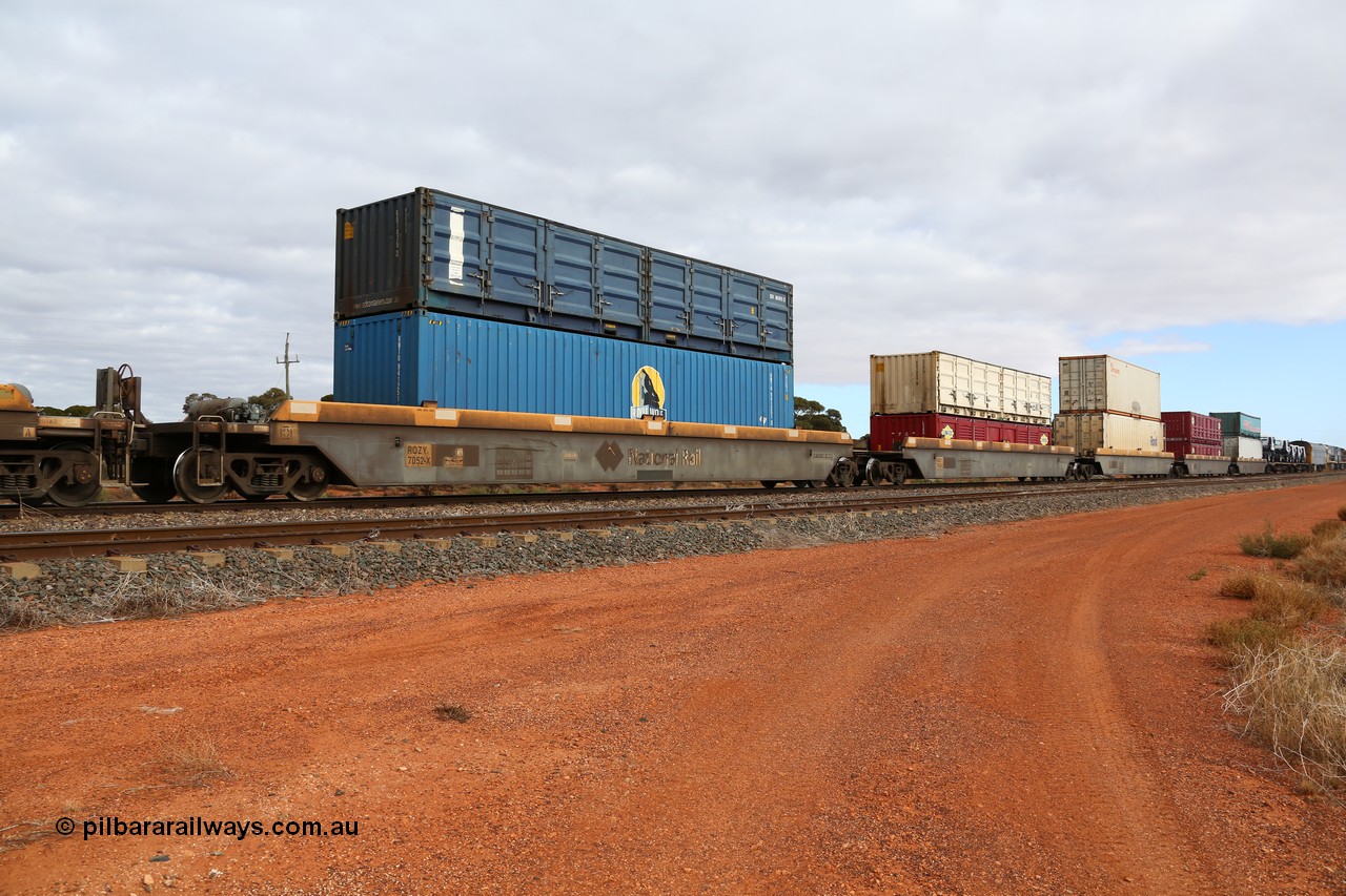 160529 8766
Parkeston, 6MP4 intermodal train, RQZY 7052 five unit bar coupled well container waggon set built by Goninan NSW in a batch of thirty two during 1995-6 loaded with an array of different double stacked containers.
Keywords: RQZY-type;RQZY7052;Goninan-NSW;