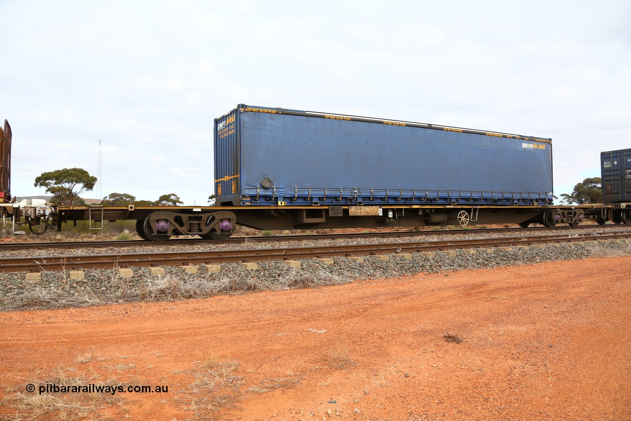 160529 8796
Parkeston, 6MP4 intermodal train, RQJW 22051
Keywords: RQJW-type;RQJW22051;Mittagong-Engineering-NSW;JCW-type;NQJW-type;NQGW-type;