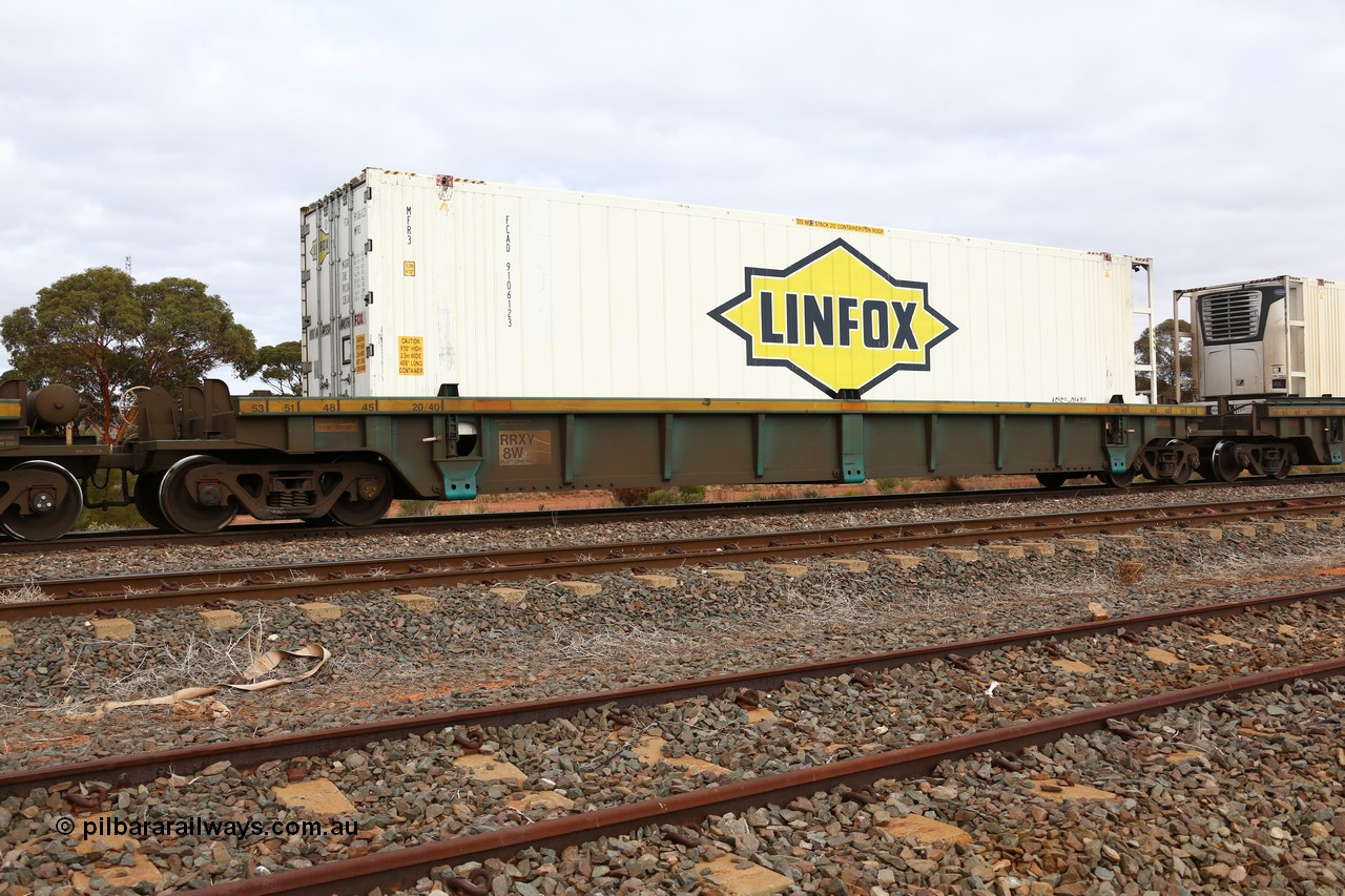 160529 8807
Parkeston, 6MP4 intermodal train, RRXY 8 platform 4 of 5-pack well waggon set, one of eleven built by Bradken Qld in 2002 for Toll from a Williams-Worley design with a 46' Linfox reefer FCAD 910612.
Keywords: RRXY-type;RRXY8;Williams-Worley;Bradken-Rail-Qld;