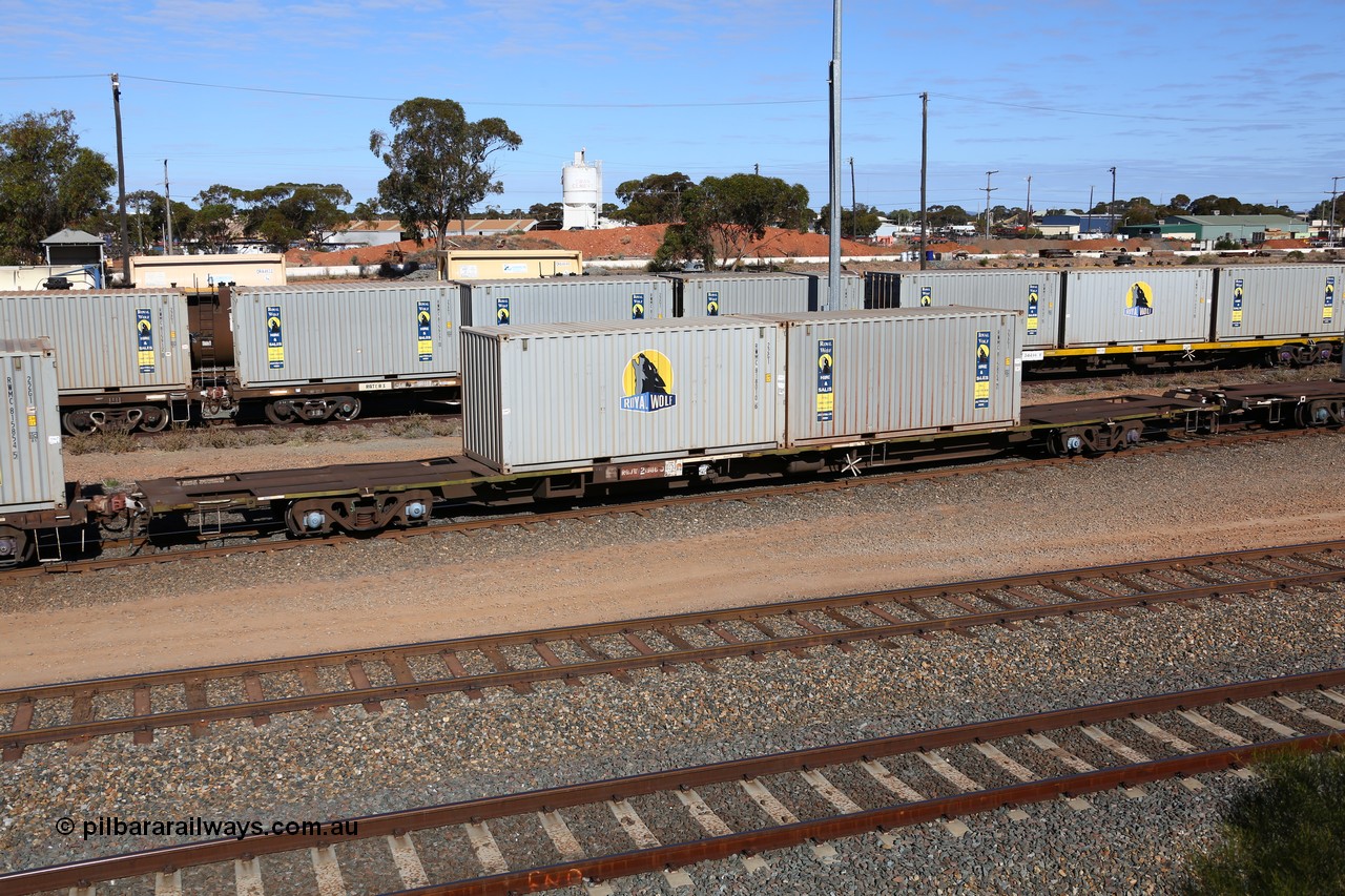 160531 9899
West Kalgoorlie, 1MP2 steel train, container waggon RQJW 21986 with two 20' Royal Wolf boxes RWMC 818010 and RWMC 815824.
Keywords: RQJW-type;RQJW21986;
