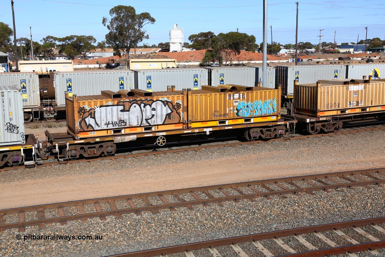 160531 9914
West Kalgoorlie, 1MP2 steel train, RKLY 20556
Keywords: RKLY-type;RKLY20556;EPT-NSW;BDY-type;