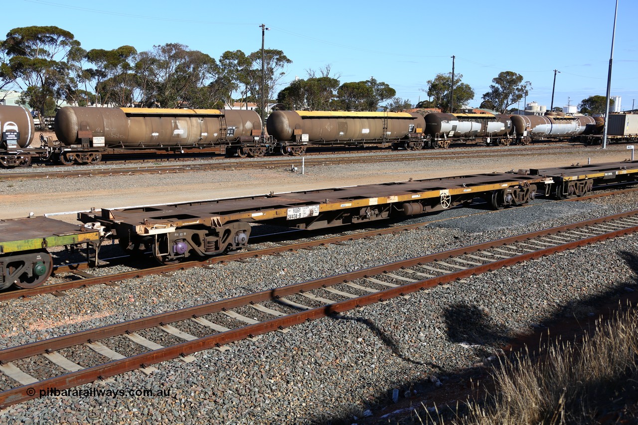 160531 9946
West Kalgoorlie, 3PM4 steel train, empty container waggon RQGY 34434.
Keywords: RQGY-type;RQGY34434;