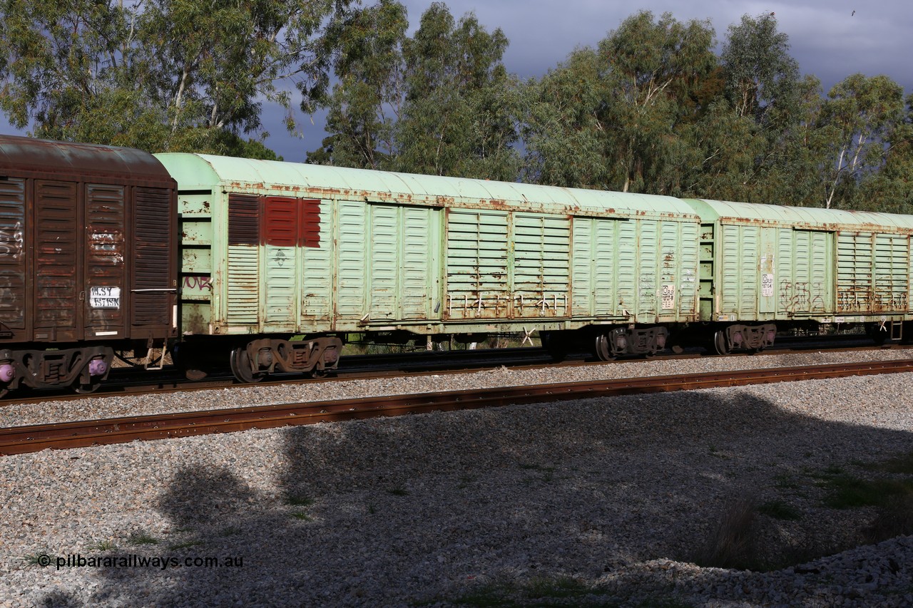 160609 0395
Woodbridge, 5PM5 intermodal train, RLSY 18727 louvre van, built by Comeng NSW in 1975-76 as KLY type, NLKY, NLWY, RLUY wearing Sadleirs green.
Keywords: RLSY-type;RLSY18727;Comeng-NSW;KLY-type;NLKY-type;
