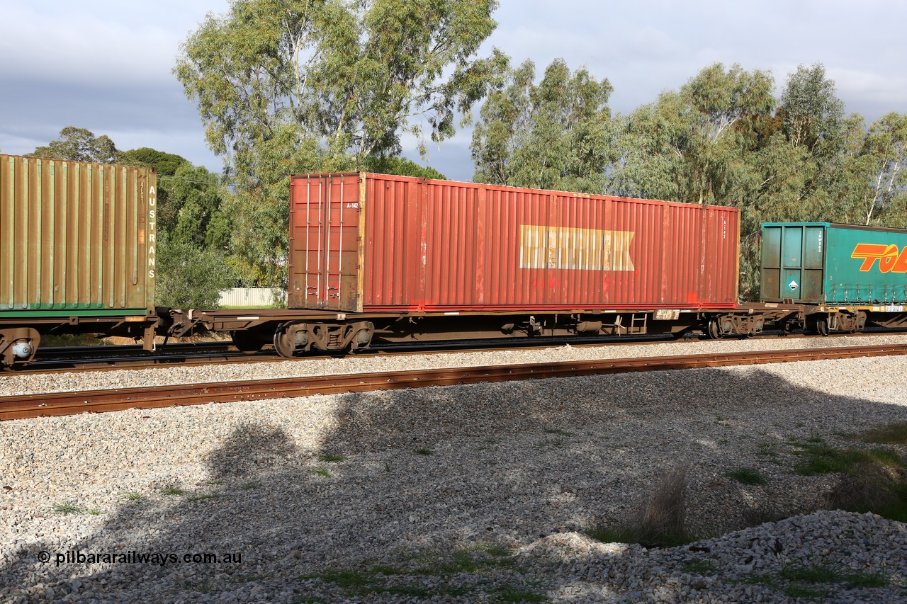 160609 0404
Woodbridge, 5PM5 intermodal train, RQWW 22009 container waggon, one of thirty two built by Comeng NSW in 1973-75 as JCW type, recoded to NQJW.
Keywords: RQWW-type;RQWW22009;Comeng-NSW;JCW-type;NQJW-type;