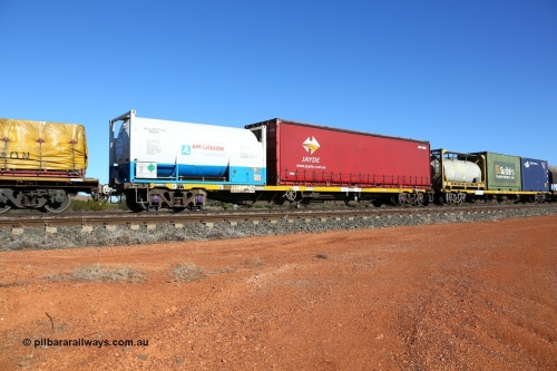 160522 2088
Parkeston, 6MP4 intermodal train, RQSY 34969 container waggon, with Air Liquide WA ALJU 500361 argon refrigerated liquid container and Jayde JAYD 4009 curtainsider.
Keywords: RQSY-type;RQSY34969;Goninan-NSW;OCY-type;