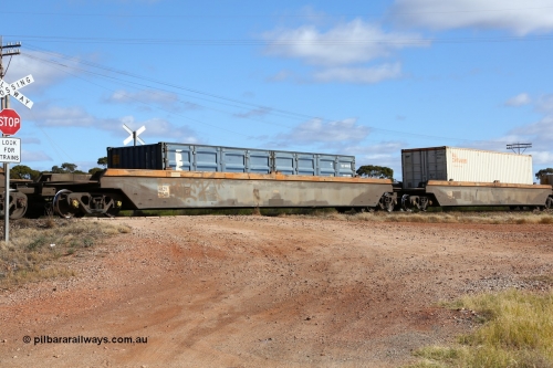 160522 2340
Parkeston, 7MP7 priority service train, platform 3 of 5-pack Goninan built RRZY 7034 well waggon set, 40' SCF half height side door container TINT 607050[0].
Keywords: RRZY-type;RRZY7034;Goninan-NSW;
