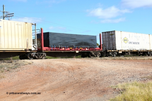 160522 2354
Parkeston, 7MP7 priority service train, RRAY 7243 platform 1 of 5-pack articulated skel waggon set, 1 of 100 built by ABB Engineering NSW 1996-2000, 40' Linfox flatrack FCCU 401025 with plastic wrapped load.
Keywords: RRAY-type;RRAY7243;ABB-Engineering-NSW;