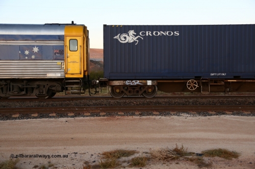 160523 2714
Parkeston, view of the end of articulated 5-pack centre well waggon set RQLY 1007, one of fourteen built by AN Rail Islington Workshops 1991 as AQLY, coupled to RZEY 2, train 1PM5.
Keywords: RQLY-type;RQLY1007;AN-Islington-WS;AQLY-type;