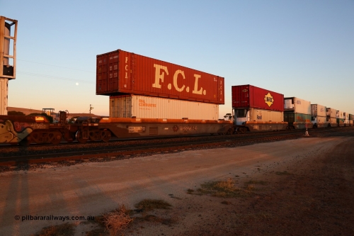 160523 2724
Parkeston, 1PM5 intermodal train, RRZY 7044 one of thirty two 5-pack well waggon sets built by Goninan in 1995-96 for National Rail, originally coded RQZY, with all sorts of containers.
Keywords: RRZY-type;RRZY7044;Goninan-NSW;RQZY-type;