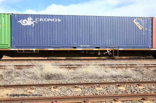 160523 3008
Parkeston, 7SP3 intermodal train, RQJW 60021 jumbo container waggon, one of fifty built by EPT NSW as NQJW type in 1984-85, number board and brake arrangement side view with 40' 4EG1 type Cronos box CXSU 118665[0].
Keywords: RQJW-type;RQJW60021;EPT-NSW;NQJW-type;