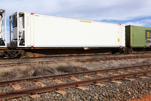 160523 3018
Parkeston, 7SP3 intermodal train, RRAY 7167 platform 4 of 5-pack articulated skeletal waggon set, one of 100 built by ABB Engineering NSW 1996-2000, with an ARLS 46' 6