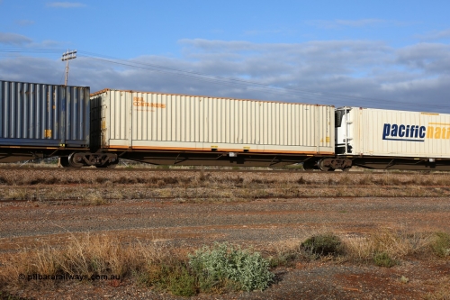 160525 4468
Parkeston, 3PM7 priority service train, RRAY 7190 platform 3 of 5-pack articulated skel waggon set, one of 100 built by ABB Engineering NSW 1996-2000, 48' deck with a Rail Containers sea2rail 48' box SCFU 411210.
Keywords: RRAY-type;RRAY7190;ABB-Engineering-NSW;